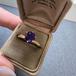 14K yellow gold Ring with PurpleAmethyst Gemstone